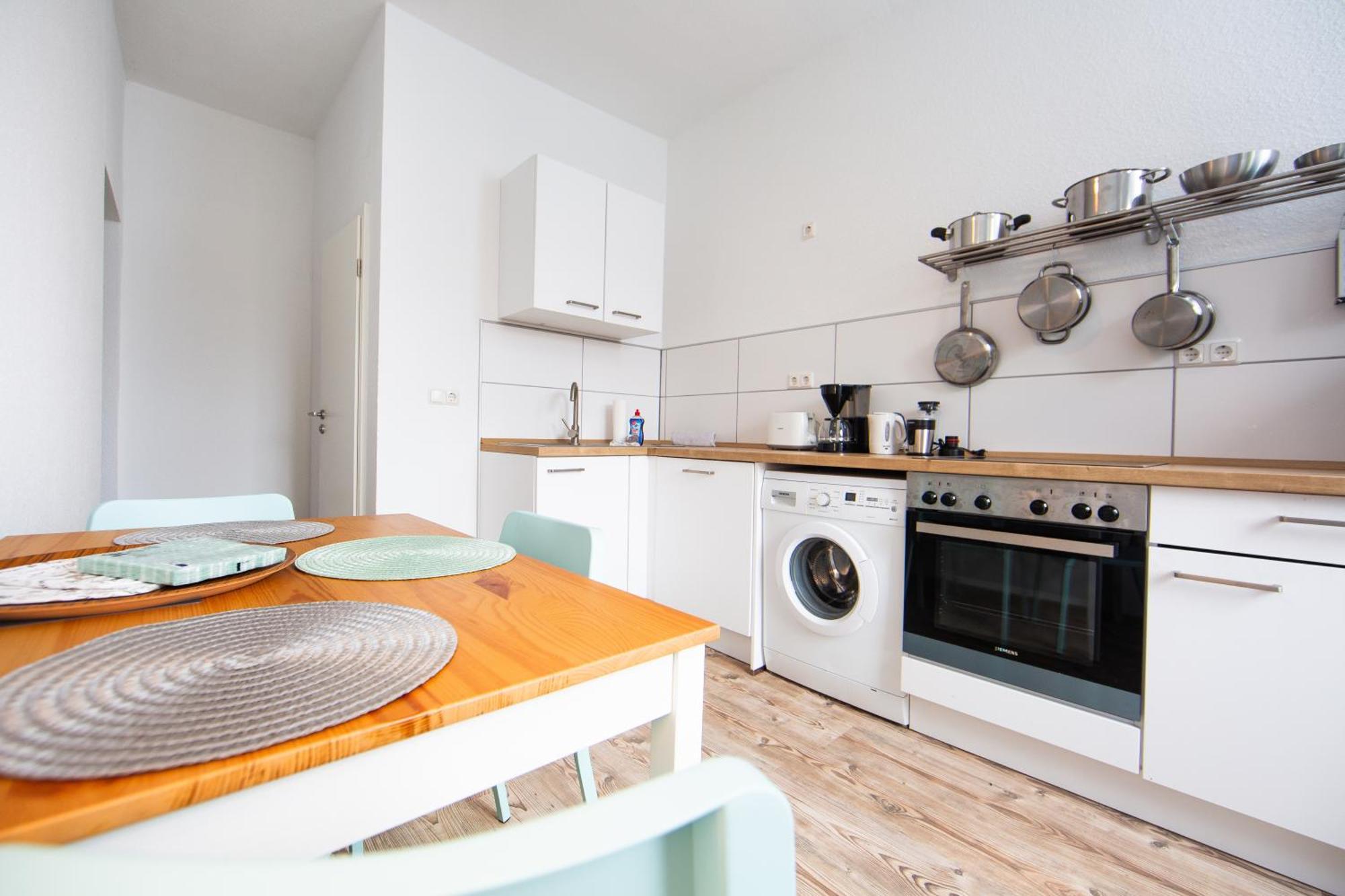 Grossraum-Apartments Mit 2Sz, Wz, Kueche, Smart-Tv, Parken, Etc Erfurt Rum bild